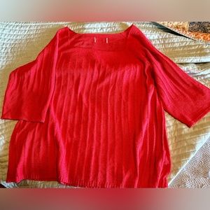 Coral colored cotton blend sweater. Women’s plus size 26/28. Flattering fit!